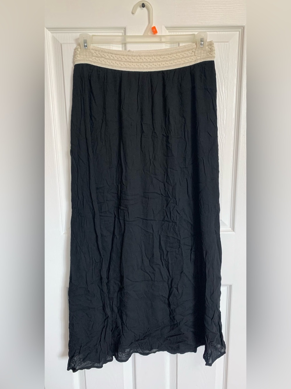 ✨3/$25 Long black skirt✨